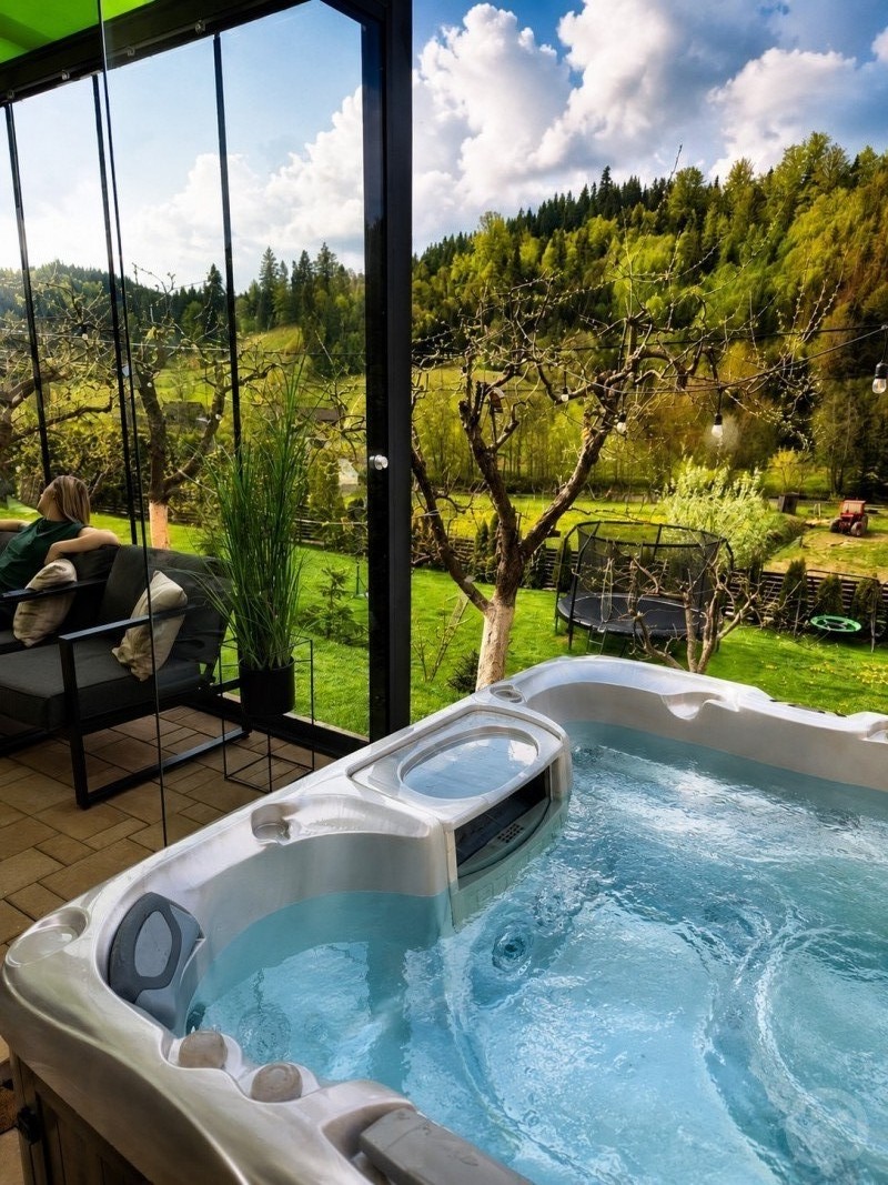 Casa Lipan Kolibica – Jacuzzi-s hegyi vendégház a tó közelében